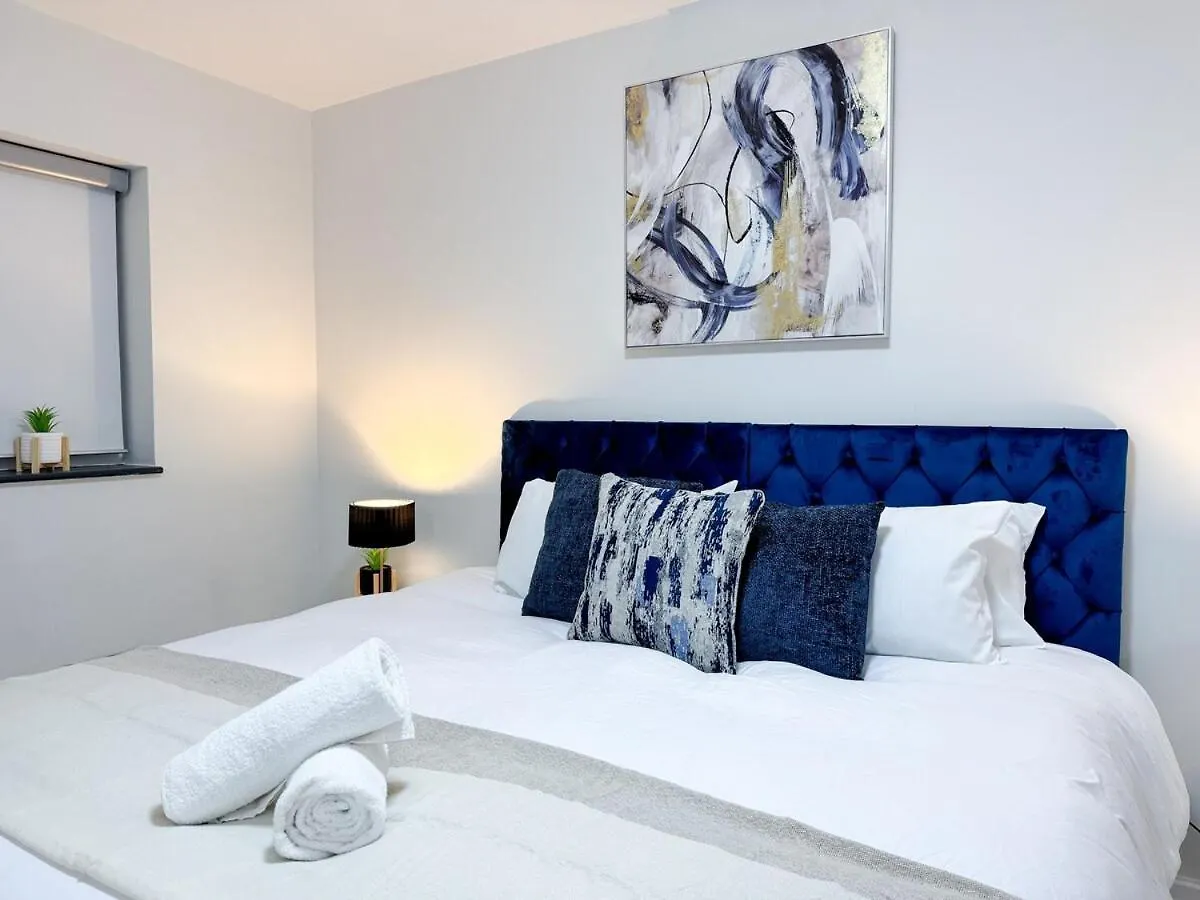 Apartment Modern & Cozy - City Centre 2-Bed Flat With Garden United Kingdom