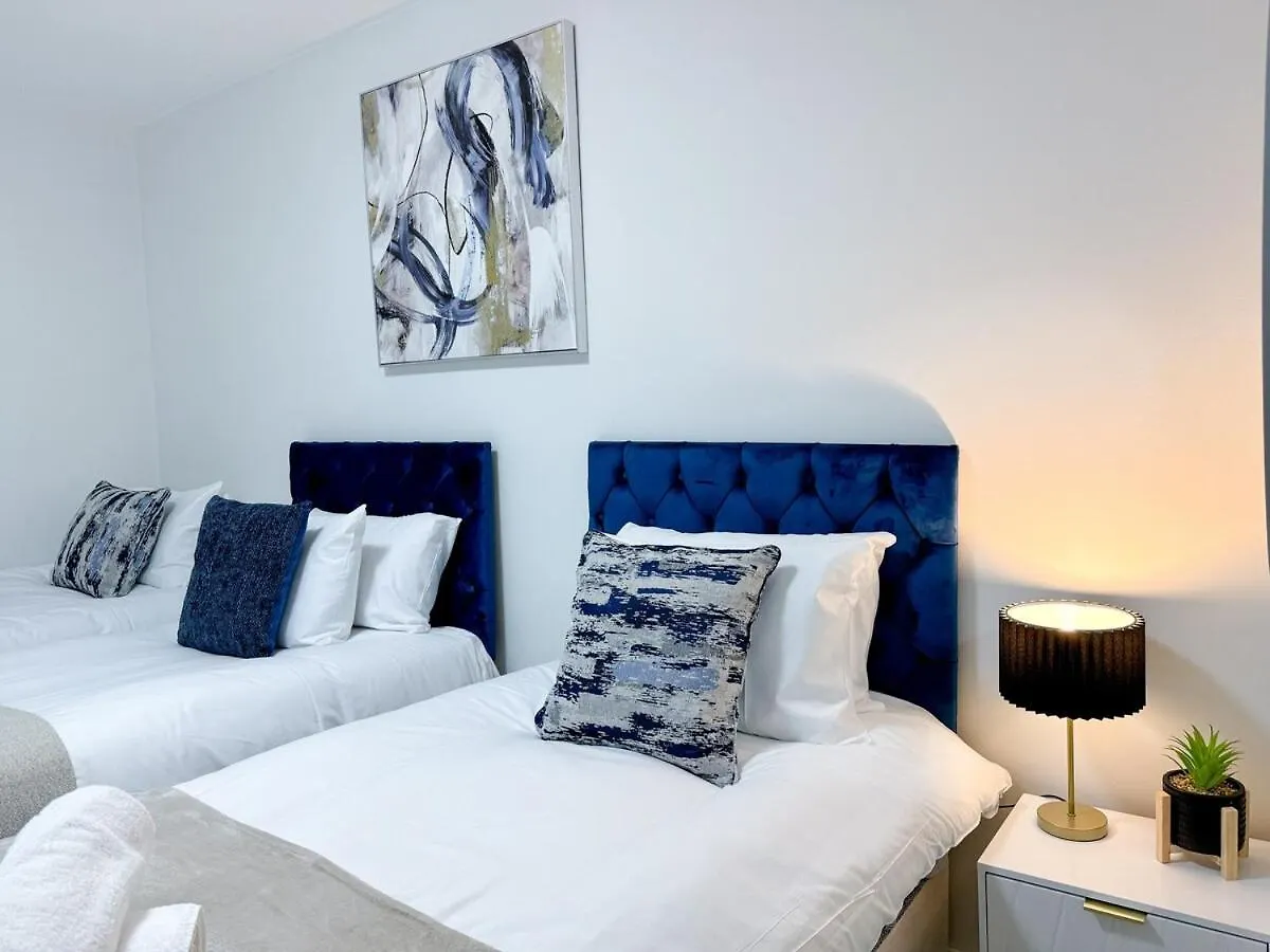 Modern & Cozy - City Centre 2-Bed Flat With Garden 0*, Cardiff