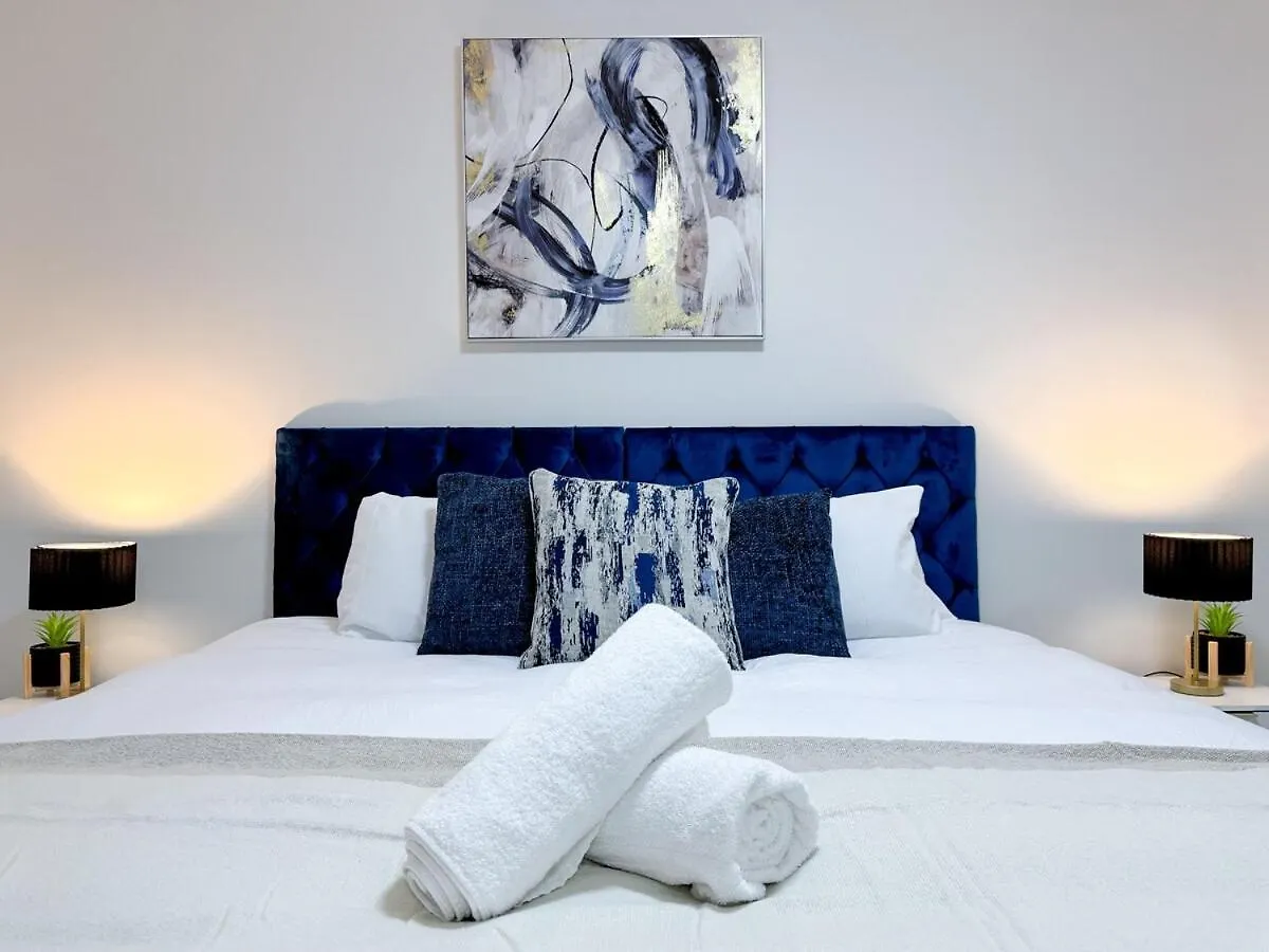 Apartment Modern & Cozy - City Centre 2-Bed Flat With Garden