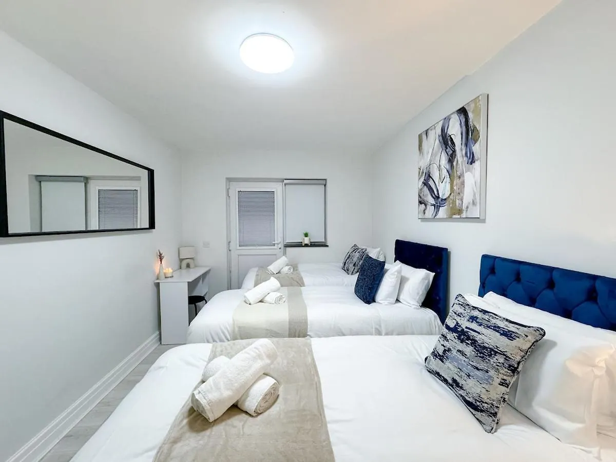 Modern & Cozy - City Centre 2-Bed Flat With Garden United Kingdom